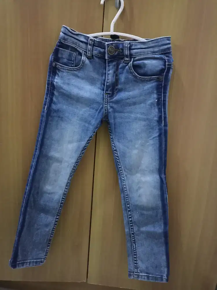 Celana jeans anak