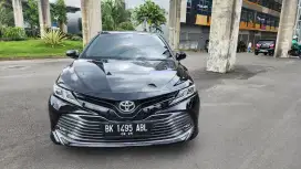 Toyota Camry 2.5 V AT 2020, Hitam Terawat, Service Record Auto 2000