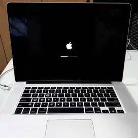 Macbook Pro 15 2015 Intel i7, 256GB SSD 16GB RAM Magsafe 2