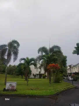 Disewakan tanah sdh pagar keliling cocok utk simpn mobil at usaha lain