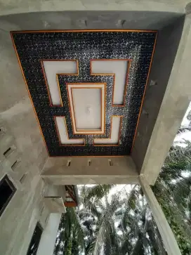 Moulding plafon dan knopi