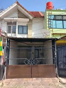 Rumah 2.5 lt, hdp timur Taman palem