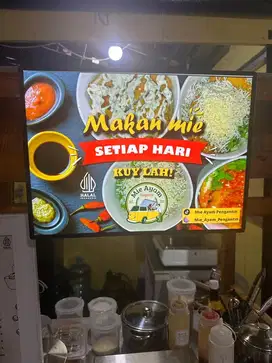 Lowongan pramusaji (waitress) di Blok M square