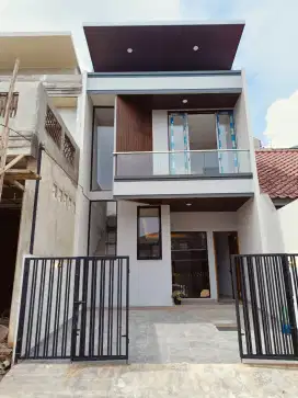 RUMAH BARU! KINCLONG DI VILLA MELATI MAS SR SERPONG JUAL CEPAT! BAGUS!