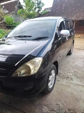 Toyota Kijang Innova 2005 Bensin