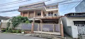 JUAL MURAH RUMAH BESAR STRATEGIS DI KEBAYORAN COCOK USAHA