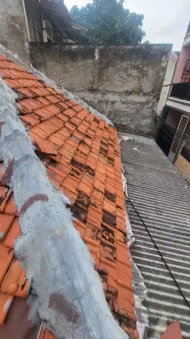 Jasa tukang atap rumah bocor, rembes, renovasi, rangka baja ringan dll