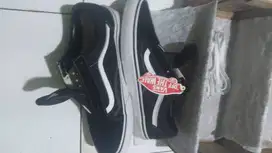 Sepatu Vans baru