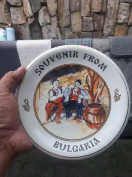 Antik vintage piring keramik souvenir negara bulgaria eropa dim 20 cm