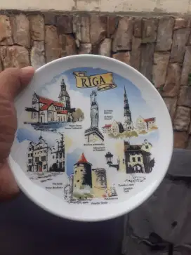 Antik vintage piring keramik souvenir kota riga nrgara latvia eropa