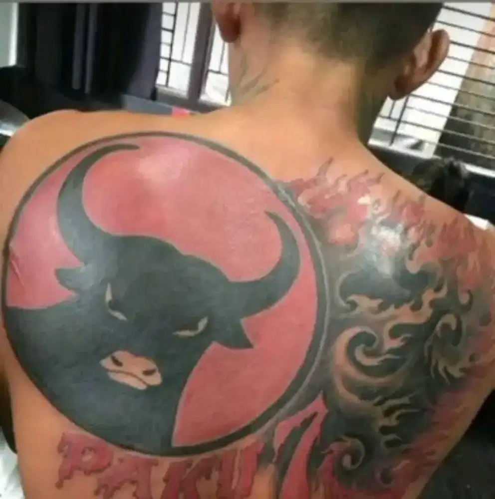 Tukang dan Kernek sepasang