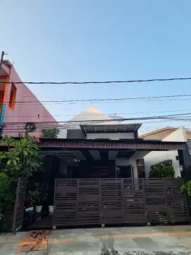 RUMAH MEWAH DI PONDOK BAMBU