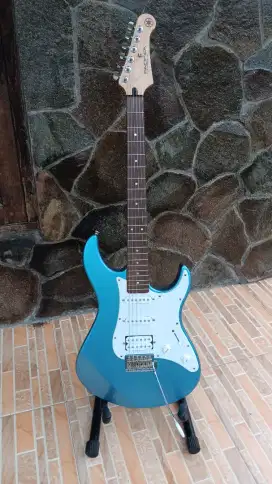 Yamaha pacifica 112j