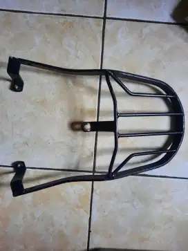 braket / behel / dudukan barang vario new 150/125 merek gp sport