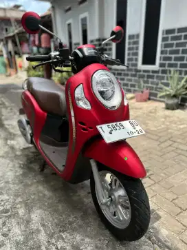 Scoopy Stylish Keyless 2023