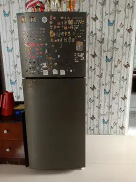 Kulkas 2 pintu merk Samsung
