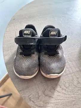 sepatu anak nike ori