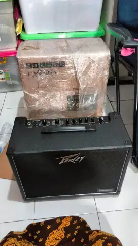 Amplifier guitar and gitar akustik elektrik