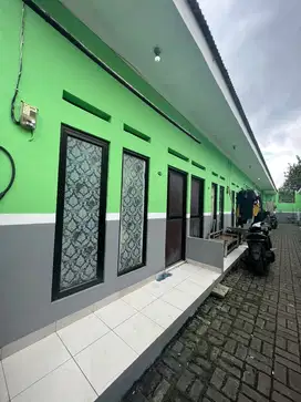 Dijual Rumah Kontrakan empat belas Pintu dekat Jalan Raya Kranggan