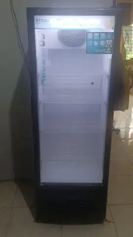 Showcase merk STEKO 180 liter