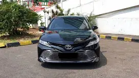 Toyota Camry 2.5 V Sunroof Facelift AT Black On Beige 2019 Low Km 40Rb