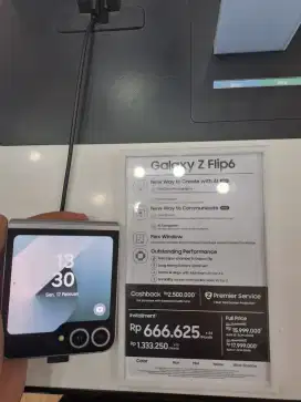 Samsung Galaxy Zflip6  free premier service 1 year