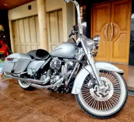 Harley Davidson Roadking 2014 FP lengkap, Chicanos Style,  bisa Kredit