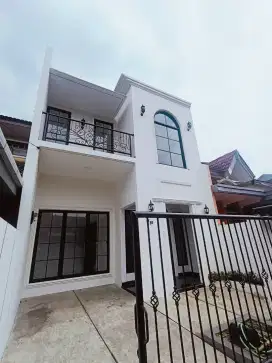 JUAL CEPAT! Rumah BARU DI GRIYALOKA BSD. CANTIK BANGET 2 LANTAI!