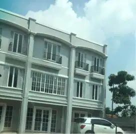 HOT SALE Ruko siap pakai strategis,jalan raya,dekat pintu tol BSD