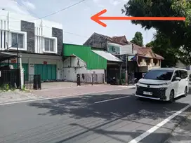 DIKONTRAKAN RUKO 2 LANTAI LOKASI STRATEGIS DI JOGJA UTARA