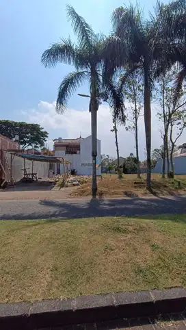 Dijual Tanah Kavling Lokasi Favorite di Boulevard Cluster Araya Golf