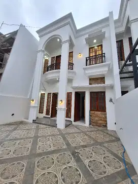 RUMAH BARU Konsep Classic Dalam Komplek di Duren Sawit Jakarta Timur