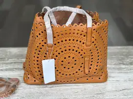 Totebag luas bgt