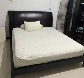 Ranjang (bukan kasur), bahan kayu jati