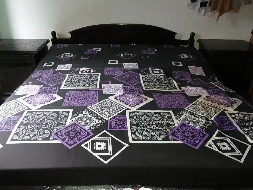 Tempat Tidur dan Meja Nakas Jati