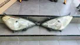 Lampu depan Innova 2004-2011