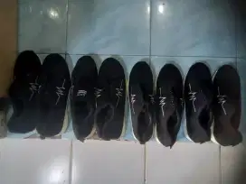 Obral sepatu baru