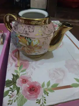 Dijual Hampers kado cangkir cantik  keramik set 4 in 1