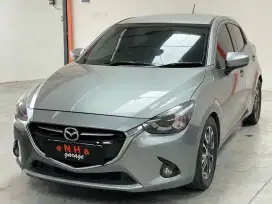 Mazda 2 R skyactive silver 2015 termurahhhhhhhh