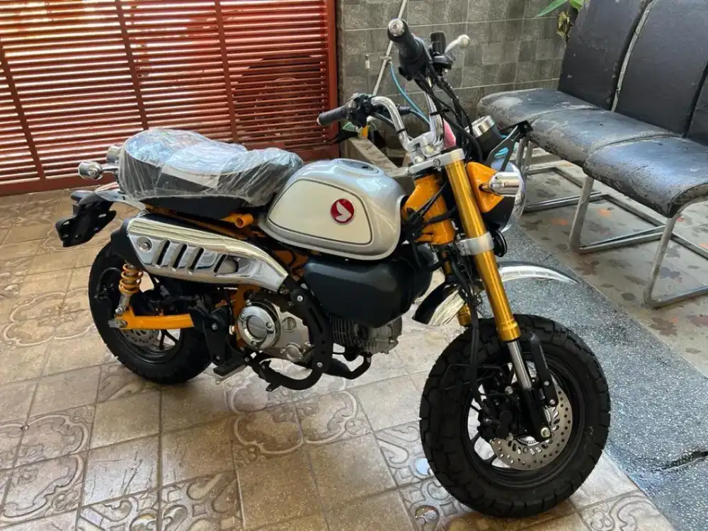 Dijual Honda Monkey Yellow 2023 (5 speed)  0Kilometer