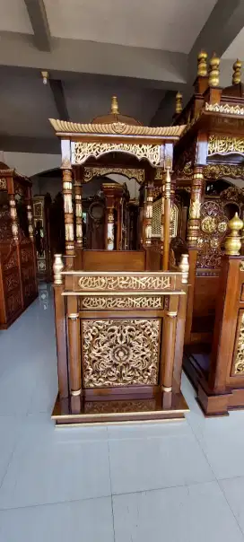 mimbar masjid agung