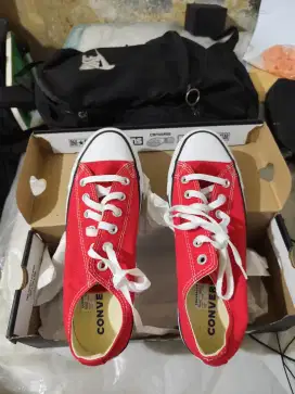 Sepatu Casual  Original CVS no 40 warna merah