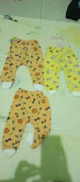 Celana bayi unisex