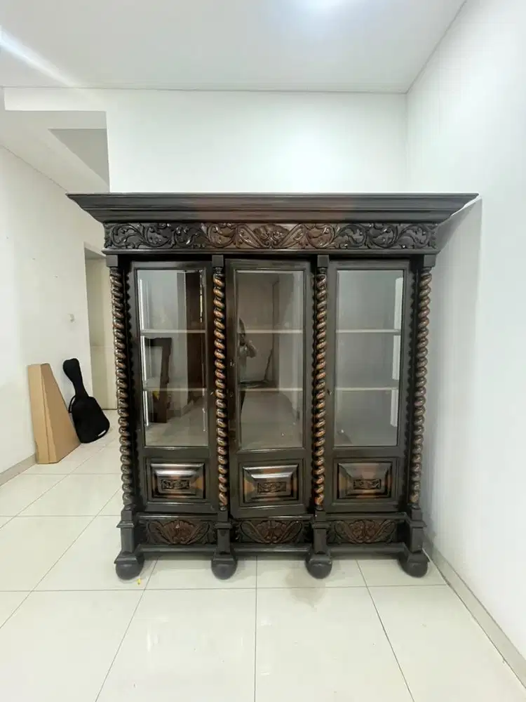 Lemari kayu (Antique)