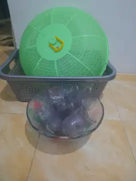 Dijual keranjang,ttp saji gelas 12 pcs dan mangkuk besar hrg bisa nego
