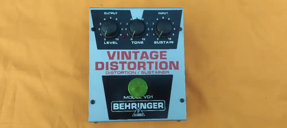 guitar effect Behringer Vintage Distortion/Sustainer