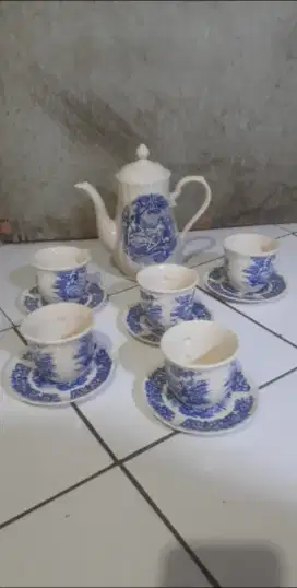 jual satu sett poci teko cangkir kuno