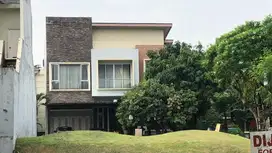 Dijual Rumah Mewah dan Elegan, Ada Kolam Ikan di Delatinos