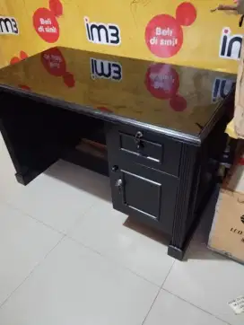meja semi direktur