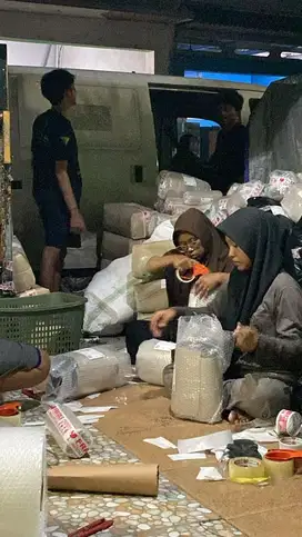 Kerja di toko online , bagian pack dll serba bisa